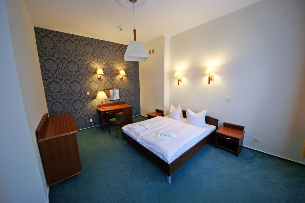 Hotel Staromiejski Słupsk Oda fotoğraf